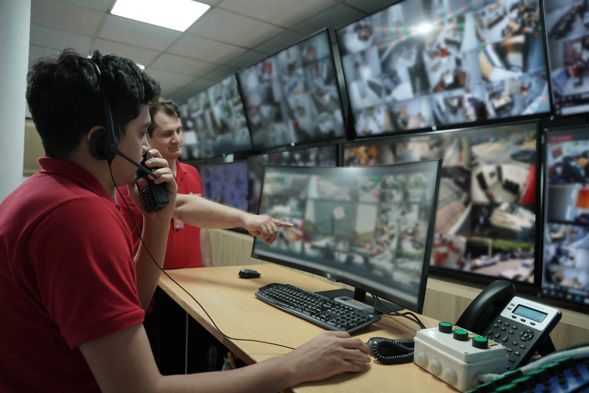 Oficial en puesto de control